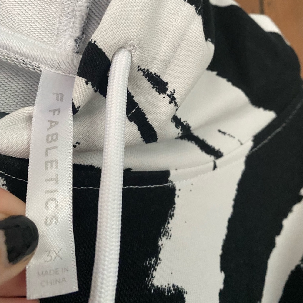 Fabletics Hoodie - Picture 3 of 7